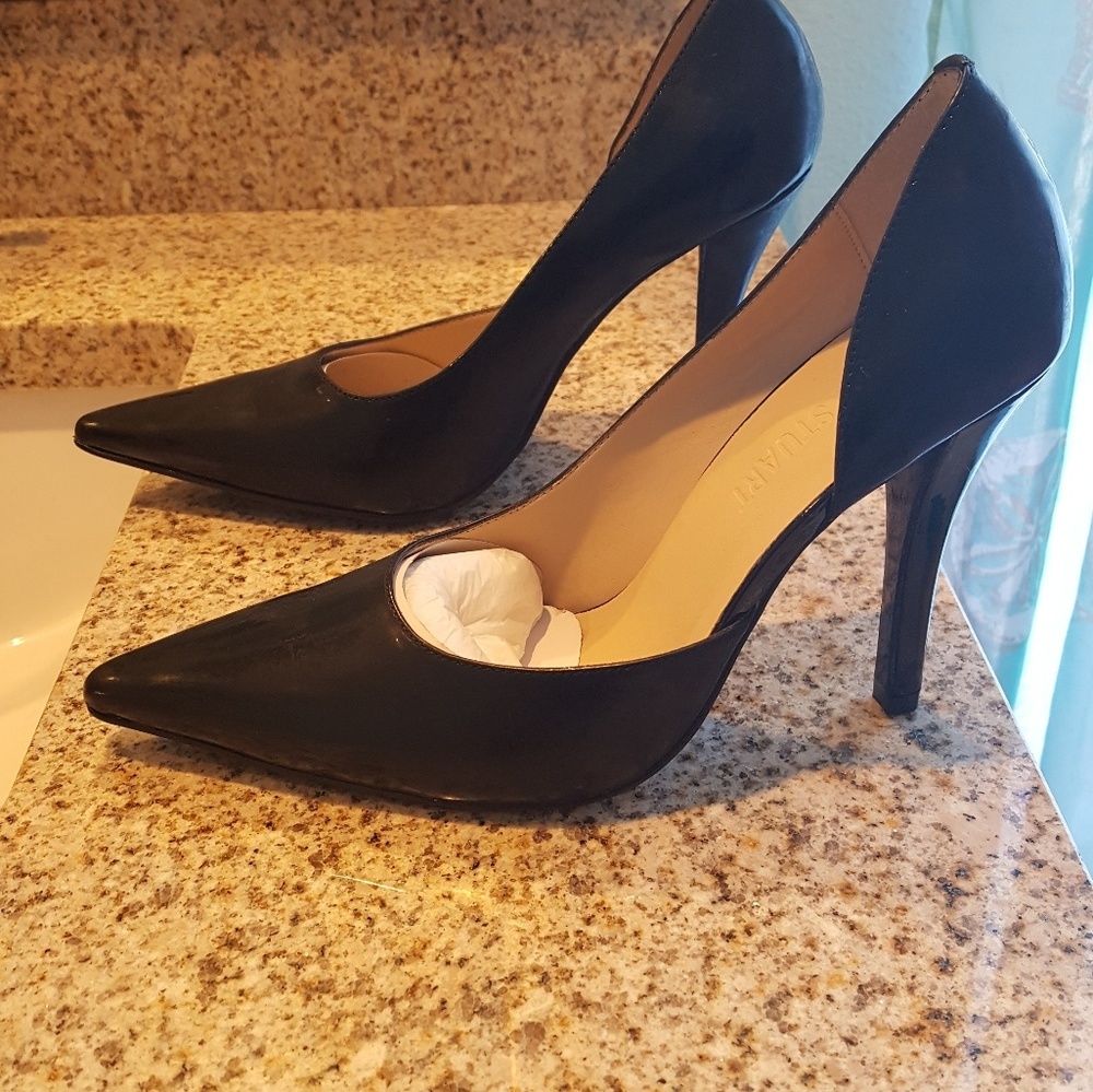Black Pumps